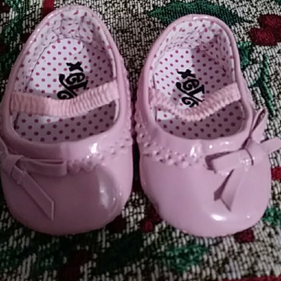 Shoes - Picture 1 of 2